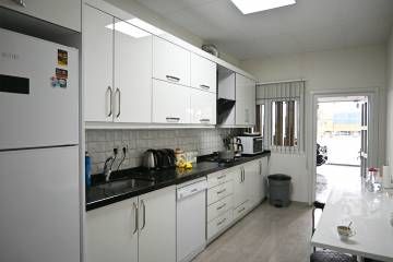 agriculture-greenhouse-prefabricated-office-building-93816_9.jpg