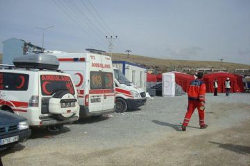 earthquake-zone-emergency-living-units-45760.jpg
