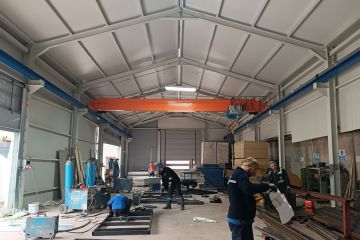 factory-steel-hangar-building-67564_2.jpg