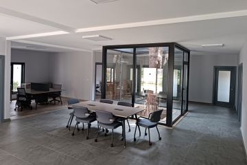 trendy-lara-hotels-human-resources-office-building-8699_1.jpg