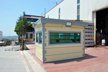 bulletproof-cabin-in-peru-78094.jpg