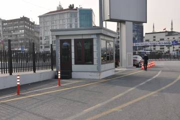 ido-ticket-office-cabins-35453.jpg