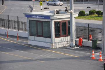 ido-ticket-office-cabins-89958.jpg
